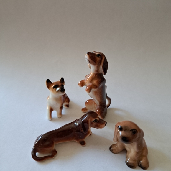 DOG Figurines Ceramic Mini 4 Pups Good Condition - Picture 2 of 2